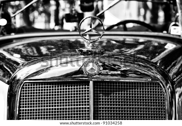 BERLIN\
- MAY 28: Mercedes-Benz symbol on the hood (Black and White), the\
exhibition \