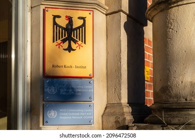 Berlin Mitte, 2021: Entrance And Signage Of The Robert Koch Institute (RKI), A German Federal Government Agency And Research Institute Responsible For Disease Control And Prevention.