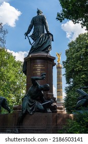 Berlin Mitte 2022: The Bismarck National Memorial At Großer Stern In The District Tiergarten. The Sculpture Was Created By Reinhold Begas. 