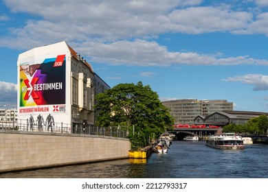 Berlin Mitte 2022: View Of Friedrichstraße Station, An Important Transport Hub Of The Capital.