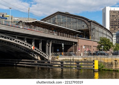 Berlin Mitte 2022: View Of Friedrichstraße Station, An Important Transport Hub Of The Capital.