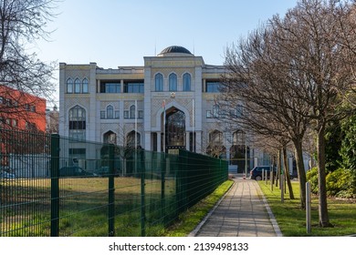 Berlin Tiergarten, 2022: The Embassy of the United Arab Emirates is the seat of the diplomatic mission in Germany. Ambassador since 2020 is Hafsa Abdulla Mohamed Sharif Alulama.