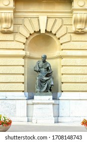 Bern, Switzerland. Statue Of The “Modern Historian” (Geschichtsschreiber Der Gegenwart) By Maurice Raymond De Brothel (1862-1936). Federal Palace Of Switzerland