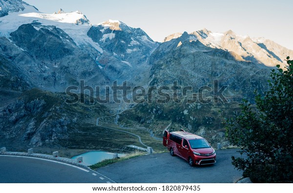 Bern/Switzerland\
- 08/09/2020: Toyota Proace Verso self made camper van with a\
mountain view Sustenpass is a mountain pass in the Swiss Alps.\
Concept nomad life off grid,\
adventures