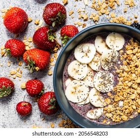 Berry Banana Smoothie Bowl With Chai Seeds And Honey Granola