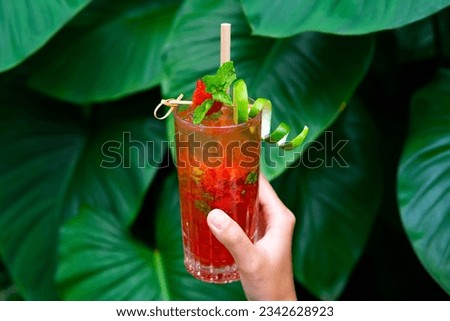 Berry Bliss Refresher: Sparkling Strawberry Sunrise Mocktail