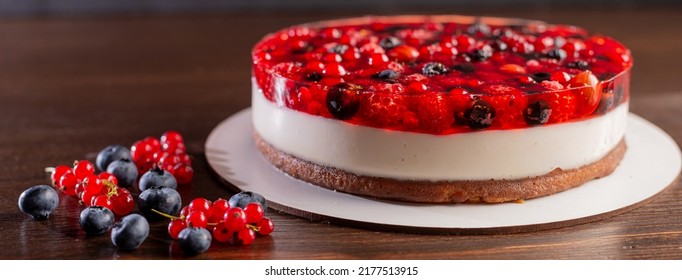 Berry Cake With Homemade Jelly