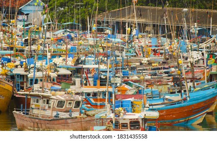 Beruwala, Srilanka- March 19 2020: Multiple Colorful Fishing Boats Docked In The Port Of Beruwala, Sri Lanka.