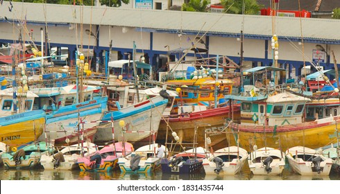 Beruwala, Srilanka- March 19 2020: Multiple Colorful Fishing Boats Docked In The Port Of Beruwala, Sri Lanka.