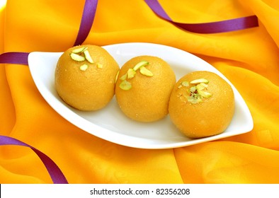 Besan Laddu 2