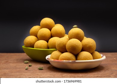 Besan Ladoo  Is Indian Festive Sweet 