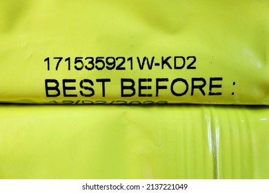 Best Before Date Printed On The Side Of A Food Packaging To Inform Consumer The Shelf Life Of The Product. Expiry Or Expiration Date On A Biscuit Packaging Indicating Use By Date For Safe Consumption.