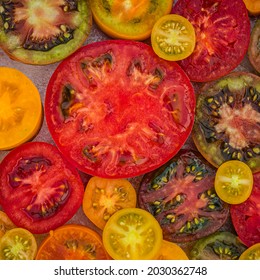 Best Heirloom Tomato Varieties. Delicious Heirloom Tomatoes Sliced In Half.