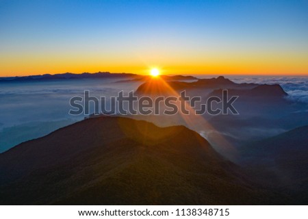 The best sunrise I've ever seen: Adam's Peak