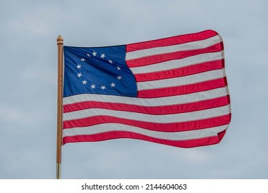 Betsy Ross 13 Thirteen Star Flag Revolutionary War, United States Of American Flying The Breeze