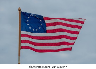 Betsy Ross 13 Thirteen Star Flag Revolutionary War, United States Of American Flying The Breeze