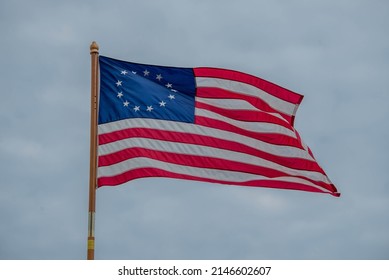 Betsy Ross 13 Thirteen Star Flag Revolutionary War, United States Of American Flying The Breeze