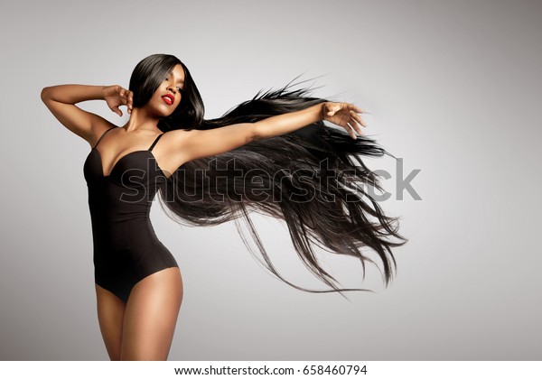 beuaty black\
woman in wig Hair extencion\
concept