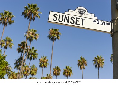 Beverly Hills, CA USA - August 18, 2016: The Beverly Hills Section Of Sunset Boulevard Features Some Of The Nicest Homes In Los Angeles County