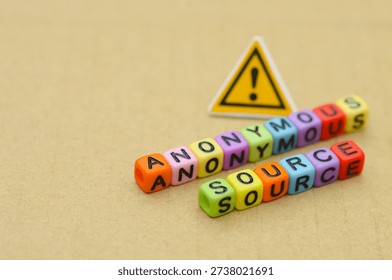 Tenga cuidado con el concepto de fuente anónima para la alfabetización mediática y la prevención de Noticias falsas