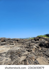 beware to step on the rocks 