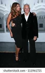 Beyonce Knowles And Giorgio Armani At The Giorgio Armani Prive Show To Celebrate The Oscars. Green Acres, Los Angeles, CA. 02-24-07