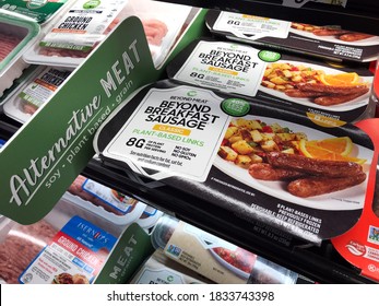 Beyond Meat Brand Classic Plant-based Links Beyond Breakfast Sausage Packages Available For Vegan Customers On Shelves Of Alternative Meat Section Of Grocery Store - San Jose, California, USA - 2021