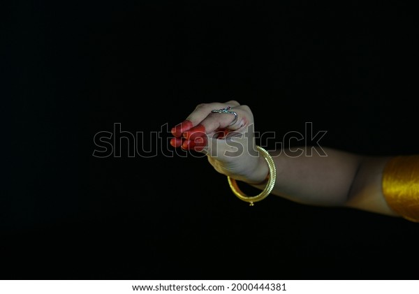 Bharatanatyam Single Hand Gesture Samdamsha Pincers Stock Photo ...