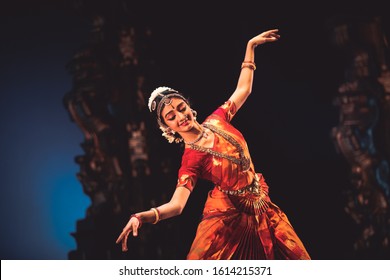 A bharatnatyam dancer jumps to the clouds at the event 'Drishti festival' which was staged in Chowdiah Hall,Bengaluru on January 11,2020