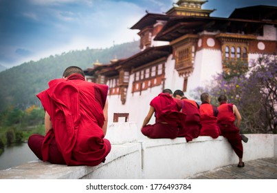 Bhutan Punakha Dzong, Buddhist Monk In Bhutan, Monastery In Bhutan