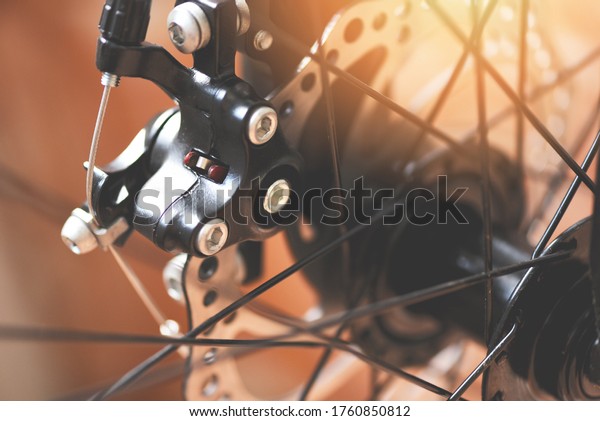 bicycle brake /\
Close up the back disc brake\
bike