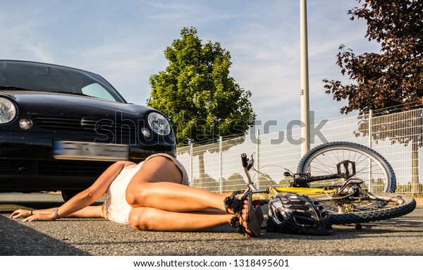 bicycle crash with the a\
woman