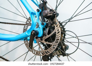 Mountain bike sales rear disc brake