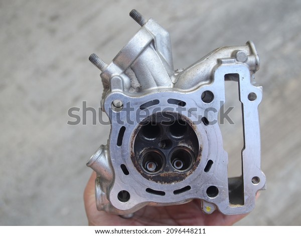 bicycle parts \
big scooter  As for the piston, the function of the piston is  It\
takes the pressure of combustion and transmits this power to the\
crankshaft through the connecting\
rod.