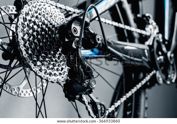 bicycle parts rear wheel brake disc cassette\
fragment frame