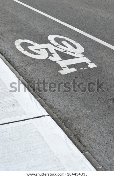 Bicycle sign on the\
streets, Toronto,\
Canada