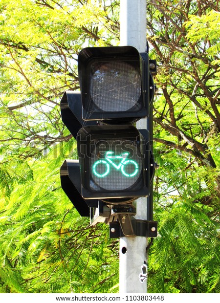 bicycle traffic\
light