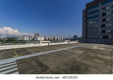 Big Beautiful Rooftop Parking With Nice City View