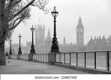 Big Ben & Houses of Parliament, black and white photo.