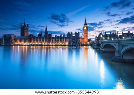 Big Ben and the Houses of Parliament at night in London, UK