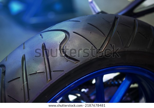 Big bike tire. Cruiser It is\
a motorcycle tire with a wide tire size. and larger than normal\
tires