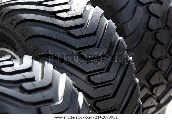Big Black Truck tires close\
up