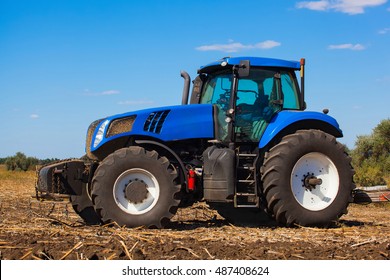 47,347 Big tractor Images, Stock Photos & Vectors | Shutterstock