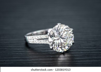 Big Diamond Ring 7.00ct.