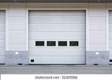 Imagenes Fotos De Stock Y Vectores Sobre Garage Bays Shutterstock