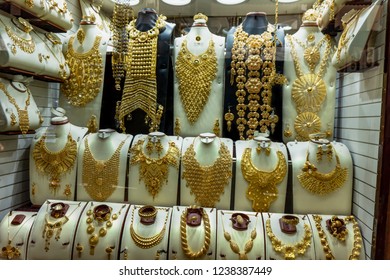 804 Heavy gold necklace Images, Stock Photos & Vectors | Shutterstock