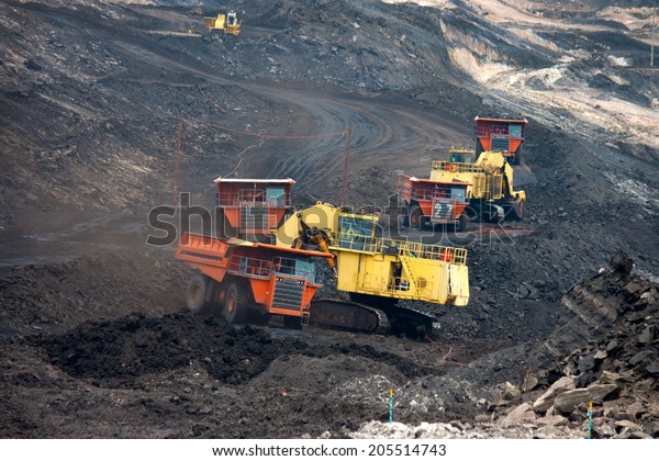 big mining truck unload\
coal