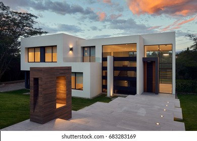 Big modern beautiful house - Shutterstock ID 683283169
