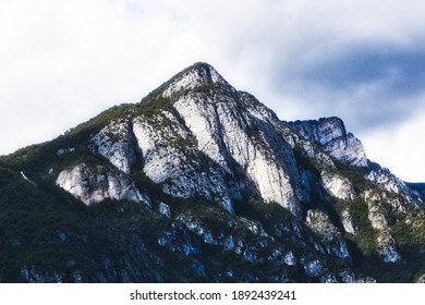 Rock And Snow Imagenes Fotos De Stock Y Vectores Shutterstock