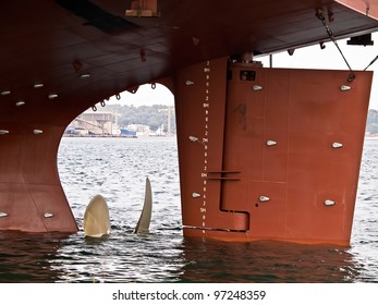 big propeller and a helm on a new boat